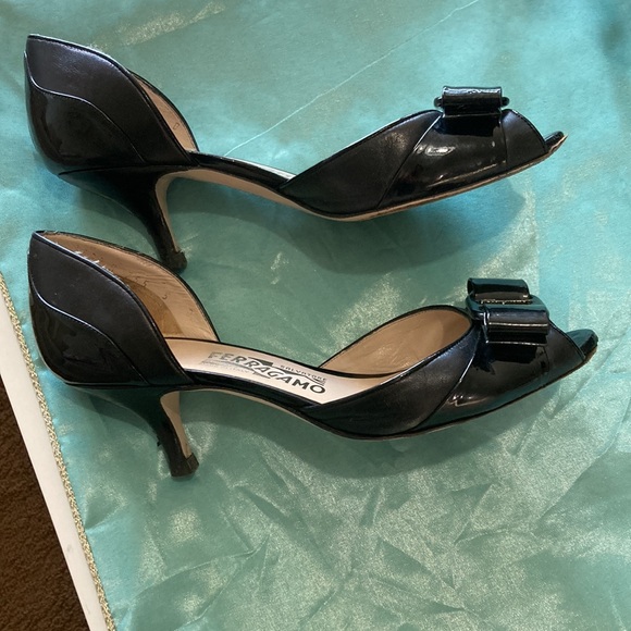 Feragamo hill. 3cm hill. Condition is super good! - Picture 4 of 6